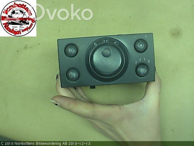 Light switch   24435833,04060000,9185881