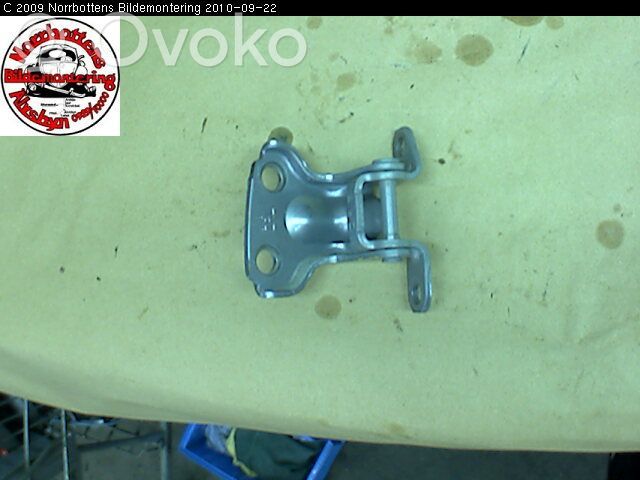 Rear door upper hinge