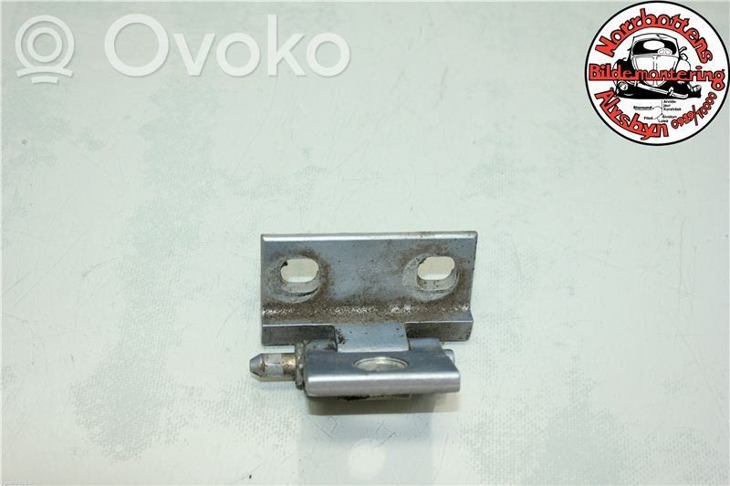 Volvo V70 Priekšpusē apakšējā vira (eņģe) 