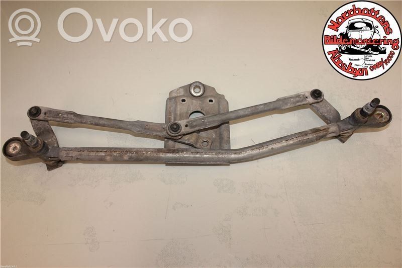 Front wiper linkage   6401F0