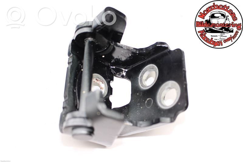 Citroen C5 Front door lower hinge 