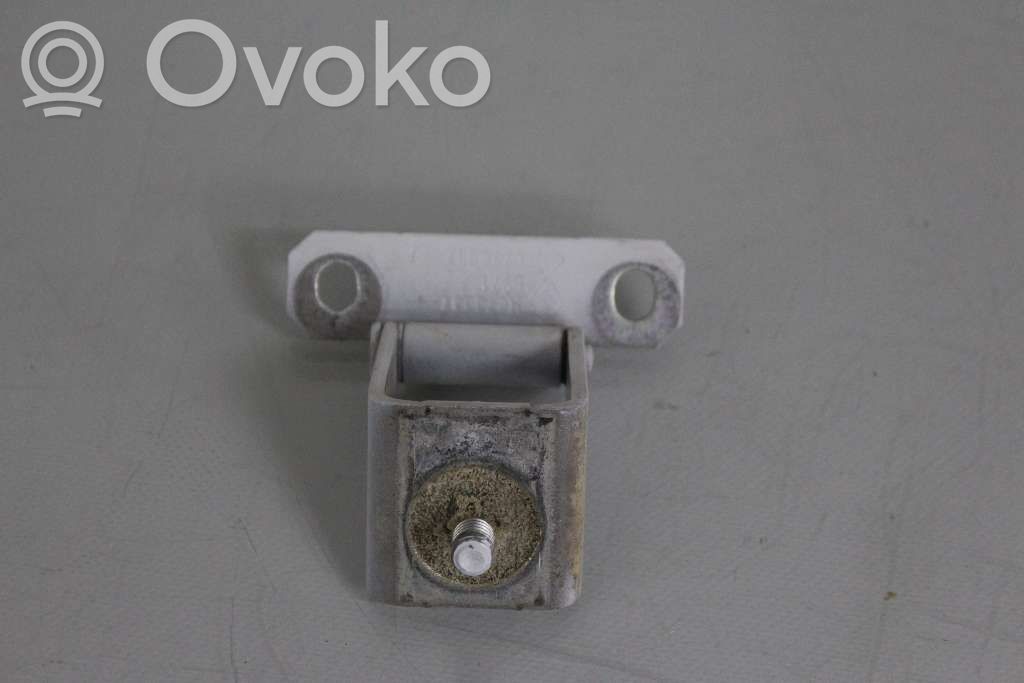 Renault Megane III Tailgate/trunk/boot hinge 