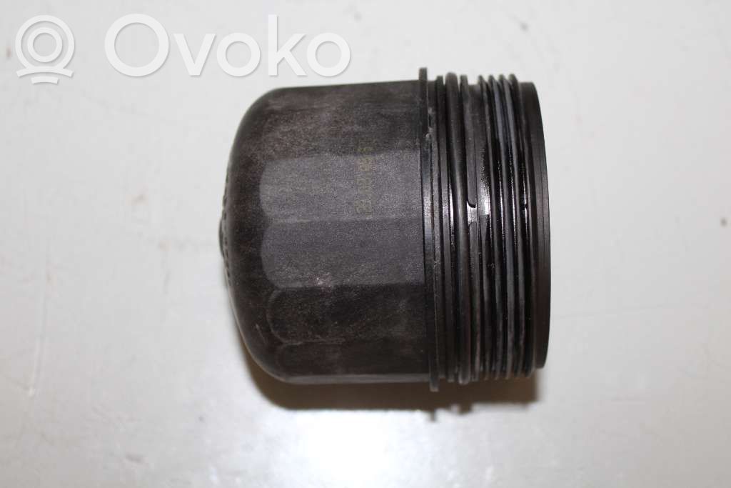 Volvo V70 Mocowanie / uchwyt filtra oleju 