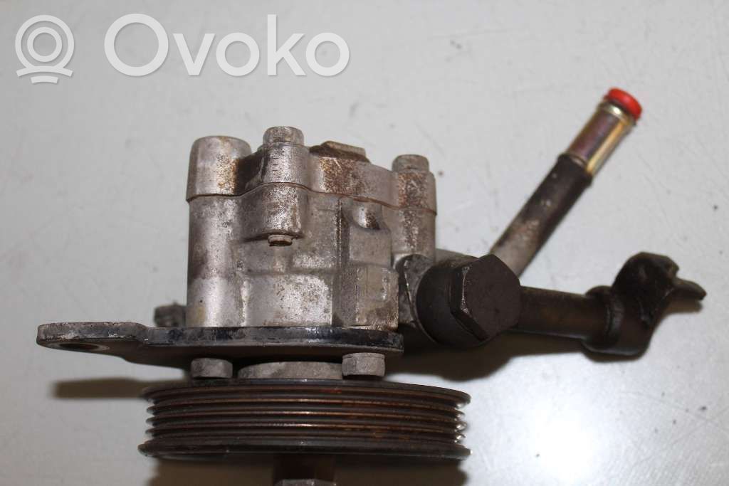 Nissan Navara D40 Ohjaustehostimen pumppu 