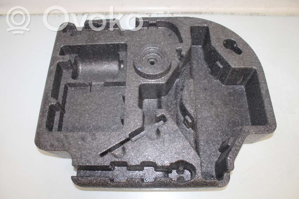 Volvo XC60 Tool box 
