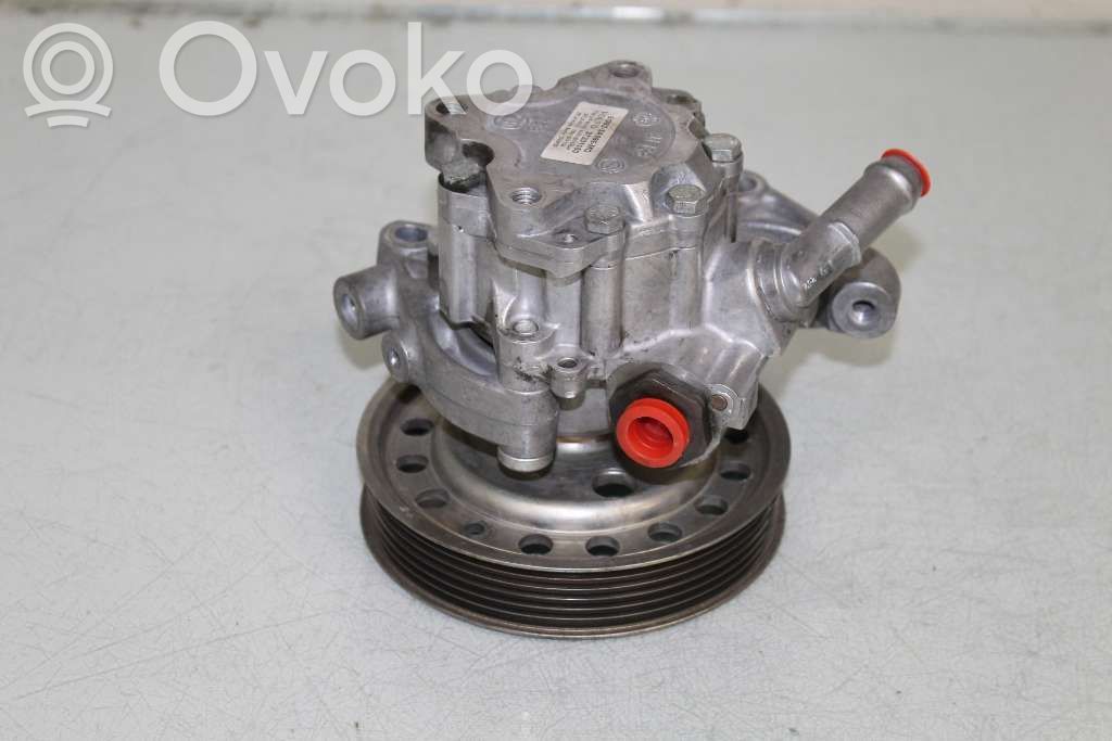 Volvo V70 Ohjaustehostimen pumppu 