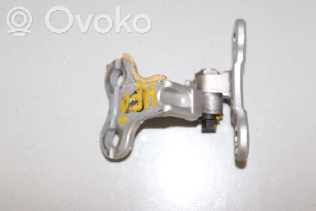Volvo S40 Front door upper hinge 