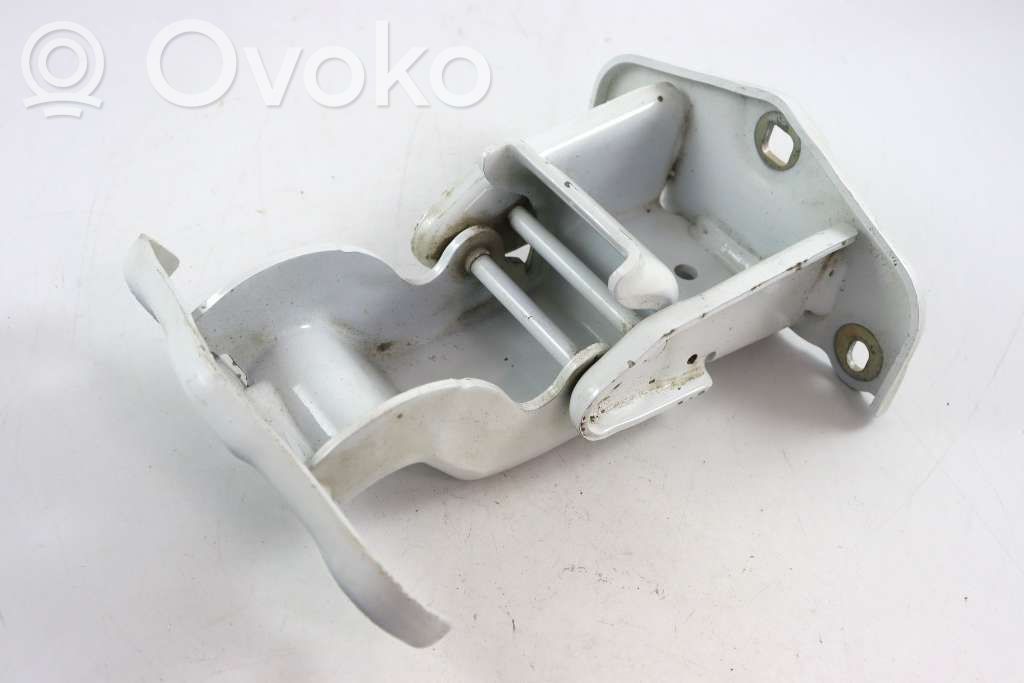 Opel Vivaro Front door lower hinge 