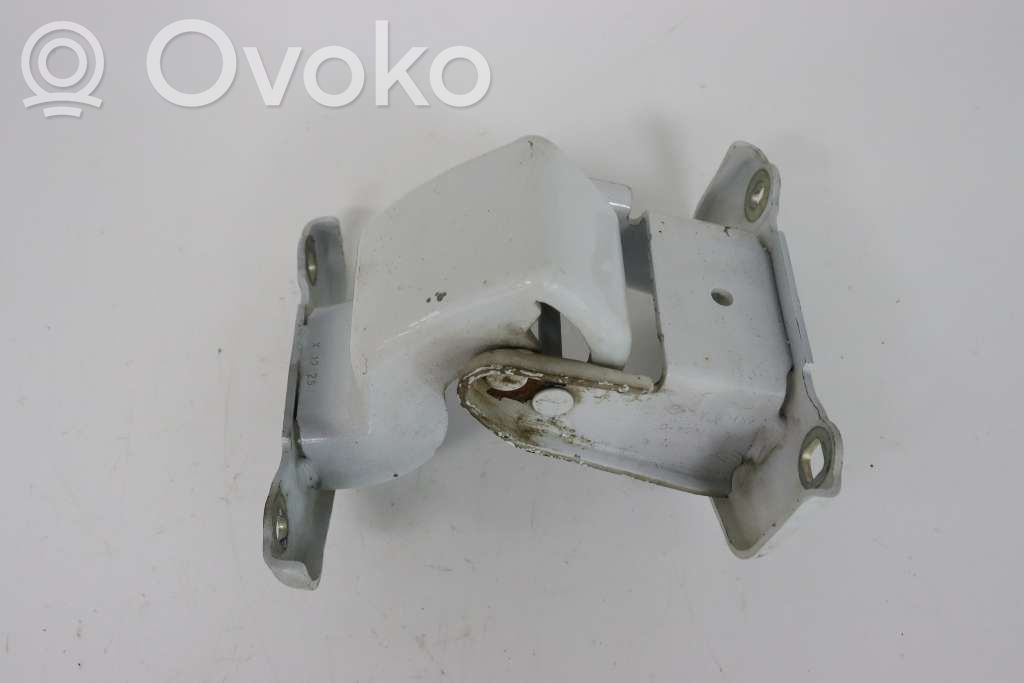 Opel Vivaro Front door lower hinge 