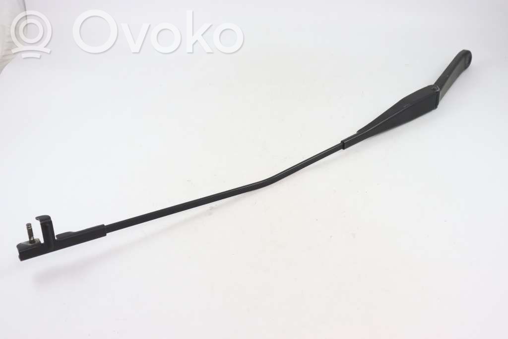 Ford Focus Front wiper blade arm 