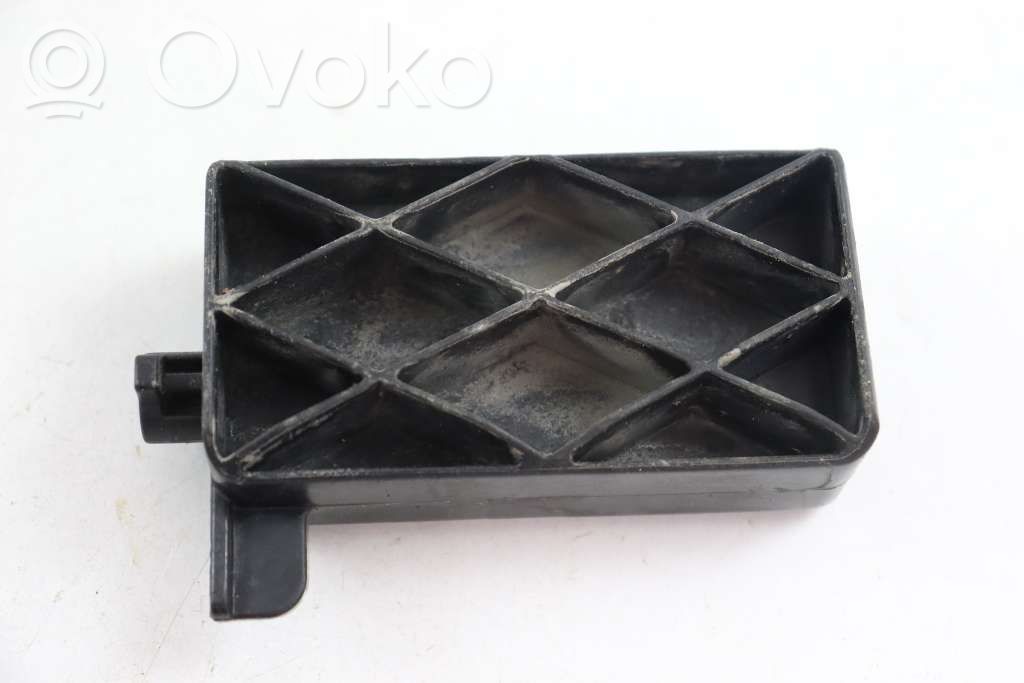 Volvo V70 Radiator support slam panel bracket 