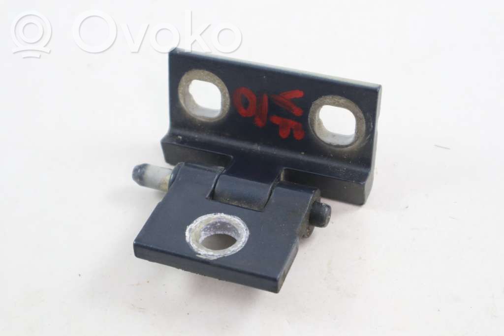 Volvo XC70 Front door upper hinge 