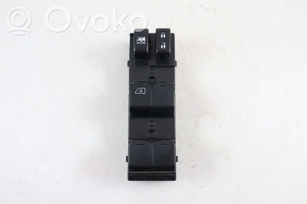Subaru XV I Electric window control switch 