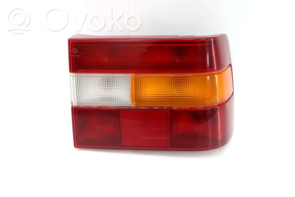 Rear/tail lights   6817416