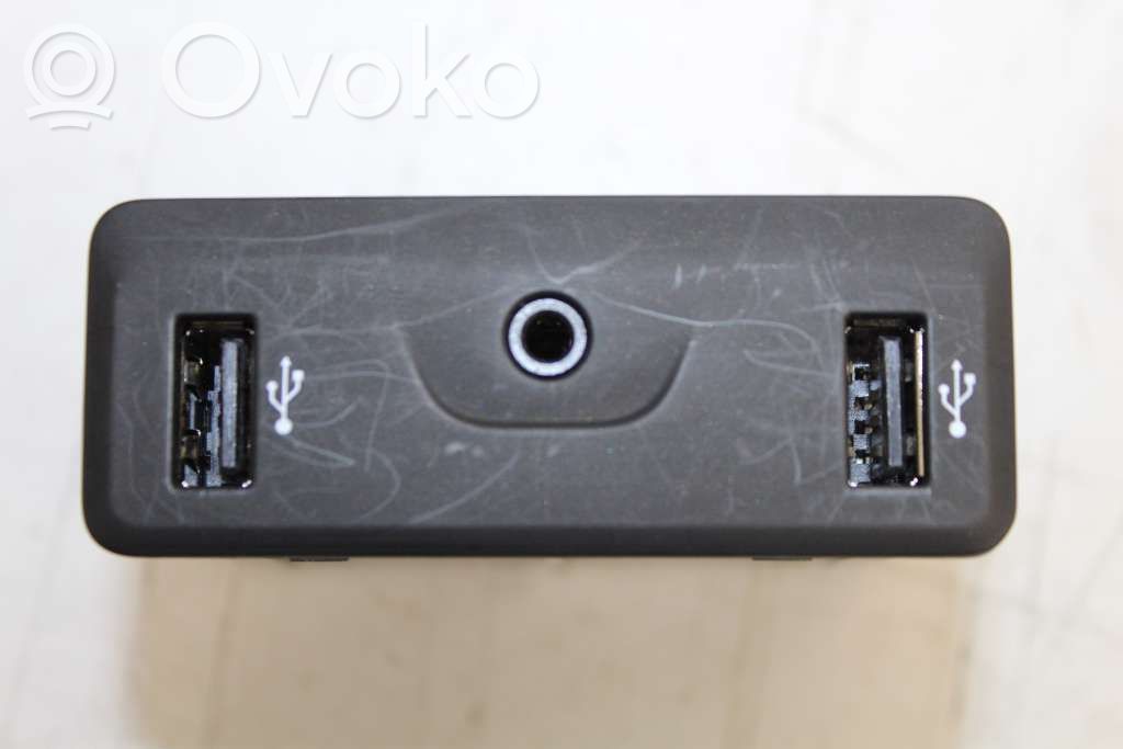 Enchufe conector USB   280230016R,280230016R