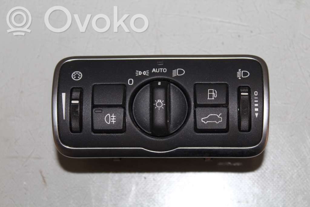 Light switch   31443841,140306A,30739456