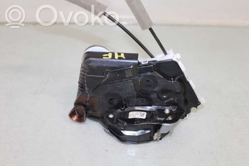 Honda CR-V Priekšpusē slēdzene 