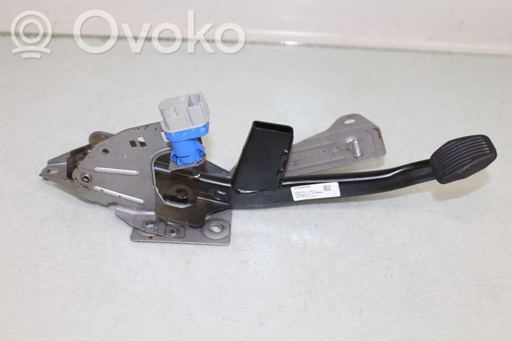 Volvo V40 Brake pedal 
