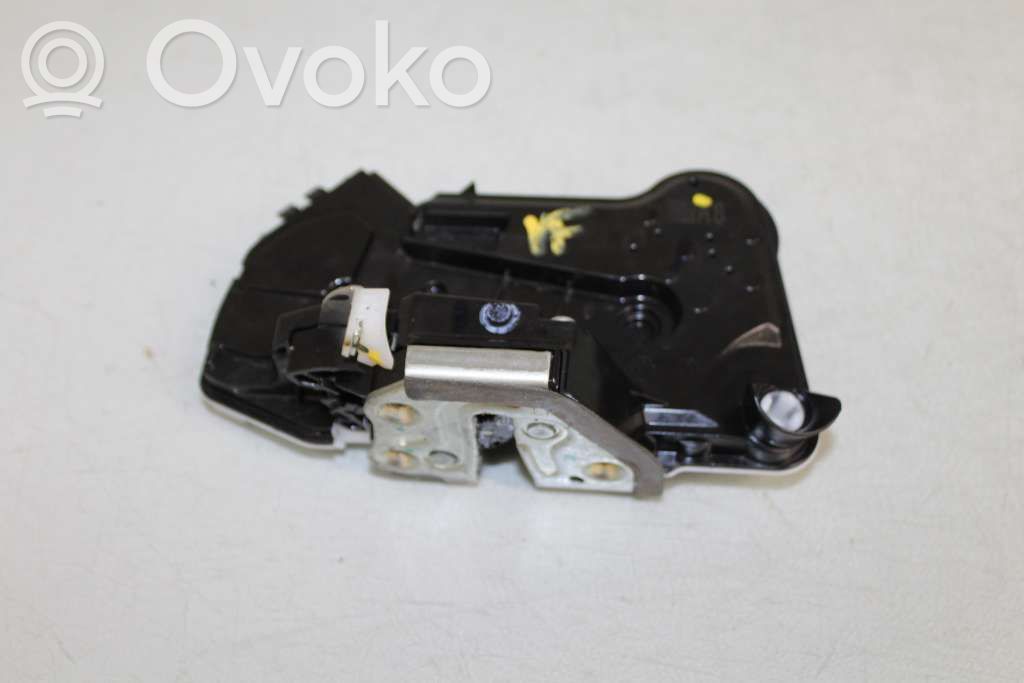 Toyota C-HR I Front door lock 