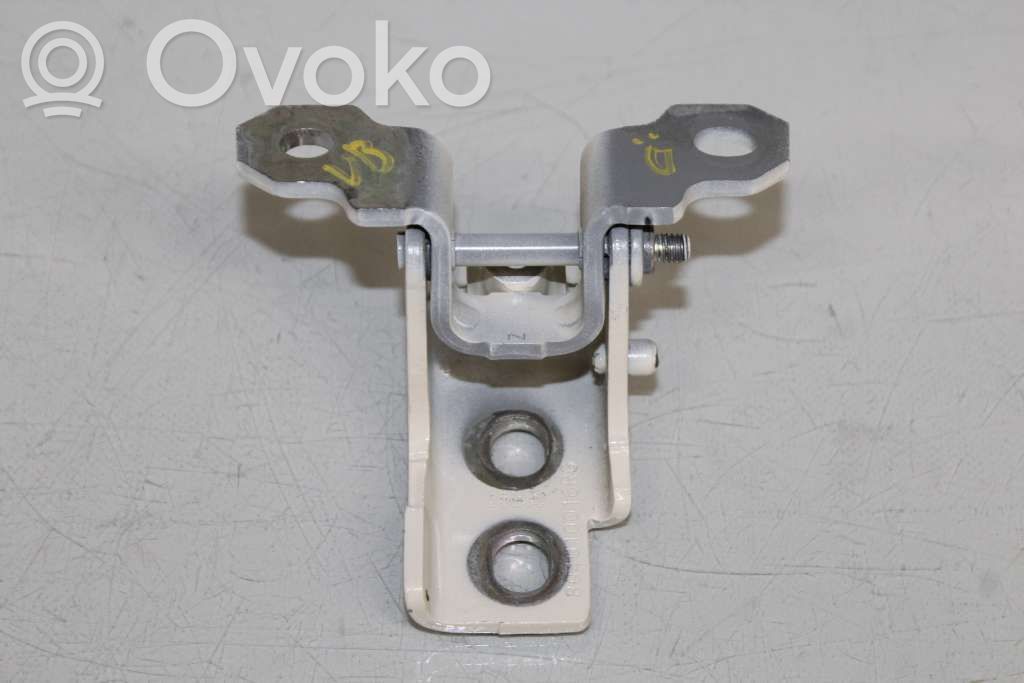 Renault Captur Front door upper hinge 