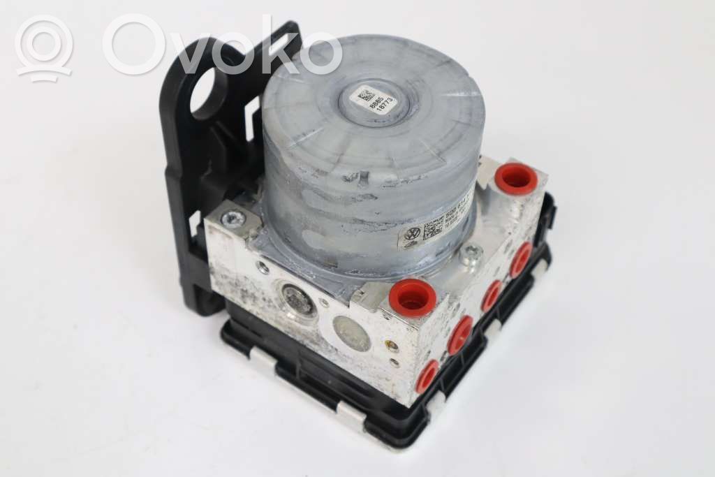 Volkswagen Golf VII ABS bloks 