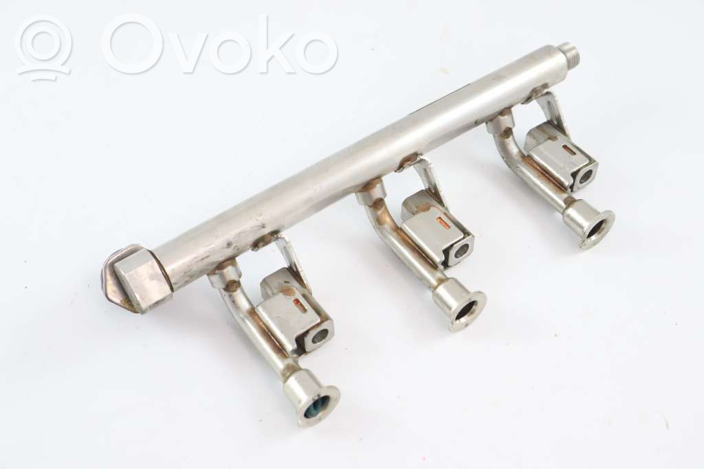 Ford Focus Fuel main line pipe 
