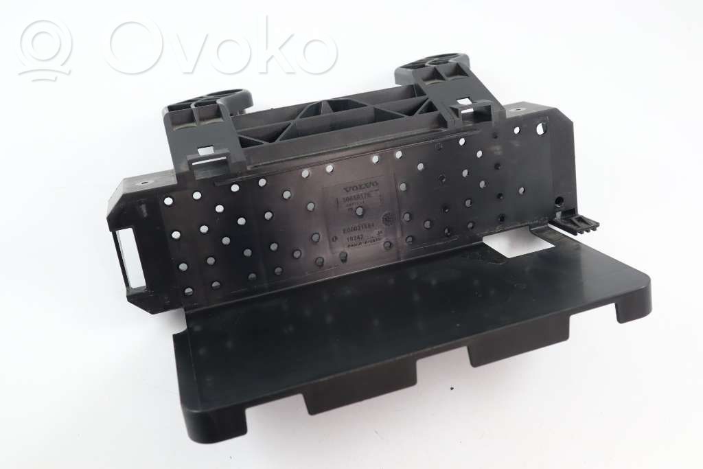 Volvo V40 Fuse box cover 