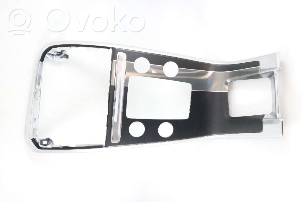 Volvo XC60 Dashboard glove box trim 