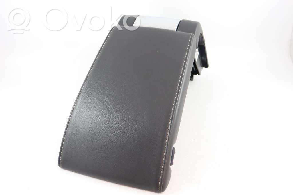 Volvo XC70 Armrest 