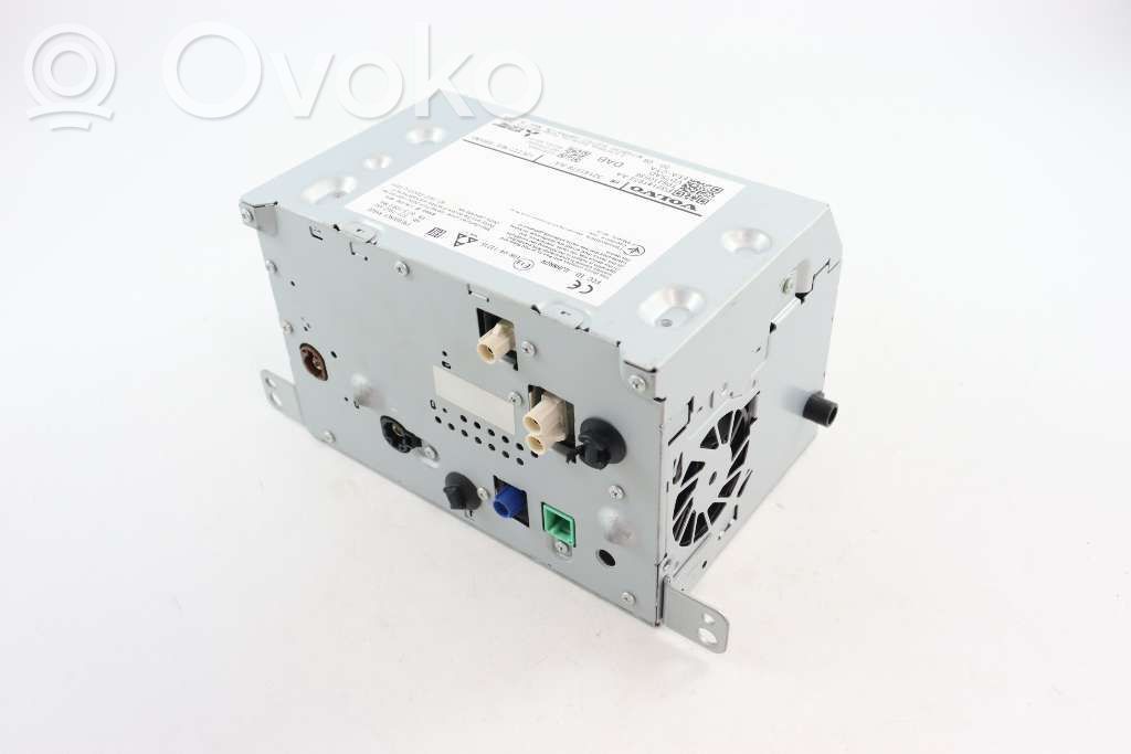 Volvo V90 Cross Country Radio/CD/DVD/GPS head unit 