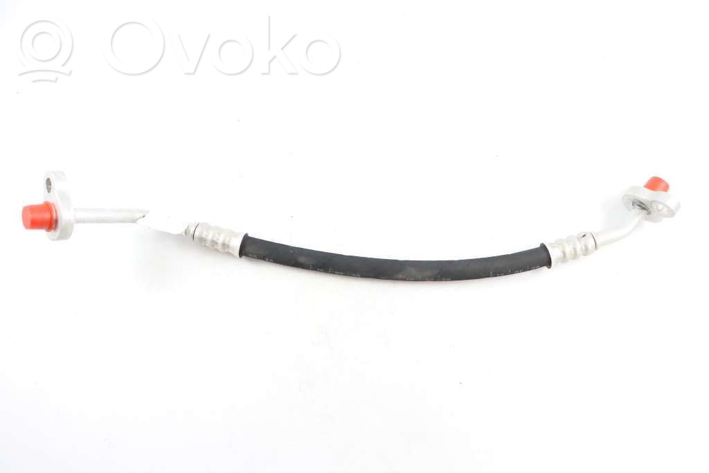 Volvo XC40 Ilmastointilaitteen putki (A/C) 