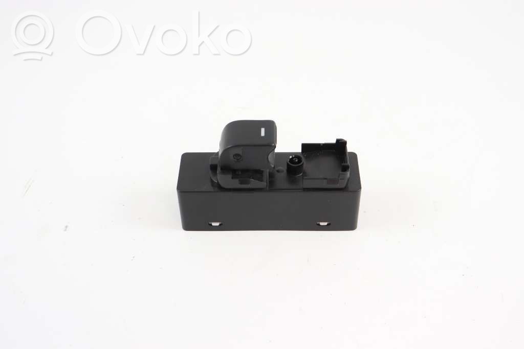 Mazda 3 III Electric window control switch 