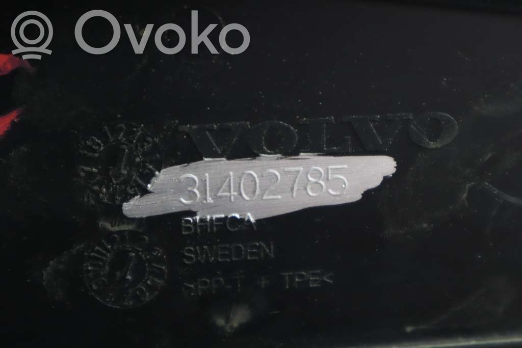 Volvo XC60 Nadkole przednie 