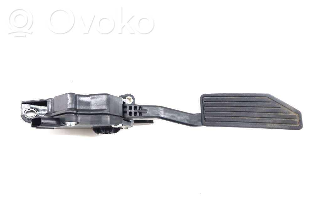 Isuzu D-Max Akseleratora pedālis 