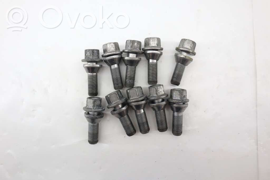 Volvo XC90 Tuercas/tornillos 