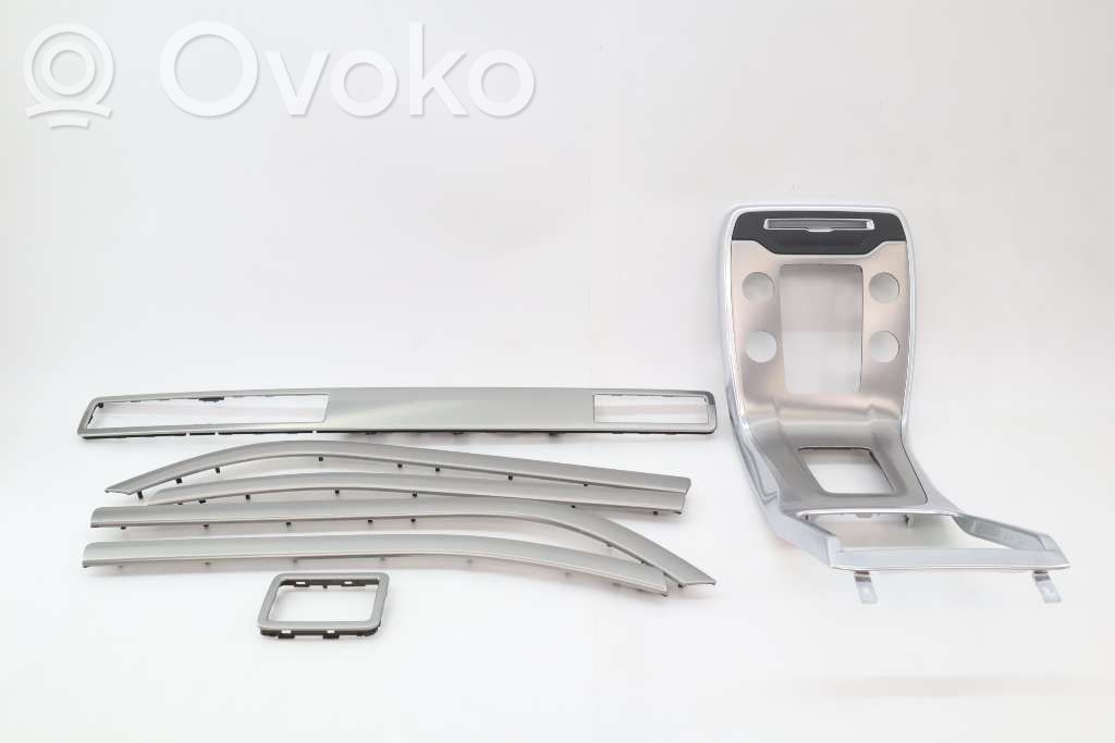 Volvo V70 Dashboard glove box trim 