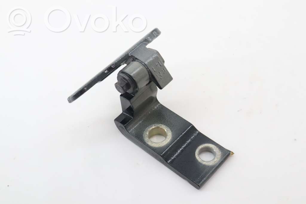 Volvo V60 Front door upper hinge 