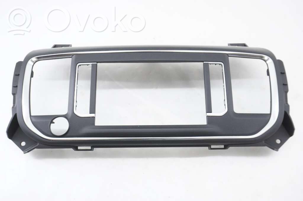 Toyota Proace Moldura de la unidad delantera de radio/GPS 