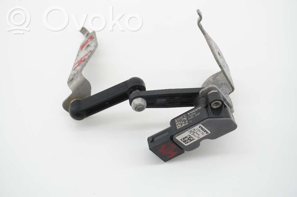 Volvo S90, V90 Headlight/headlamp level sensor 