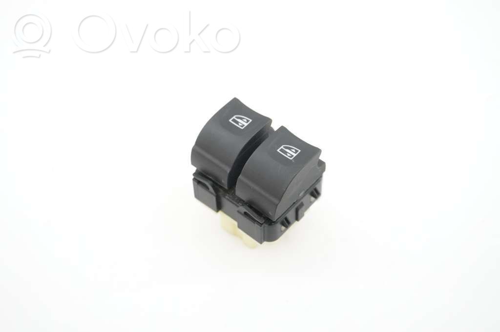 Dacia Duster Electric window control switch 