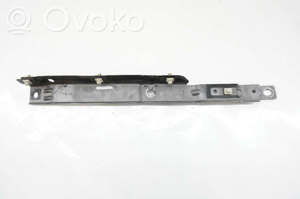 Fender mounting bracket   631434002R