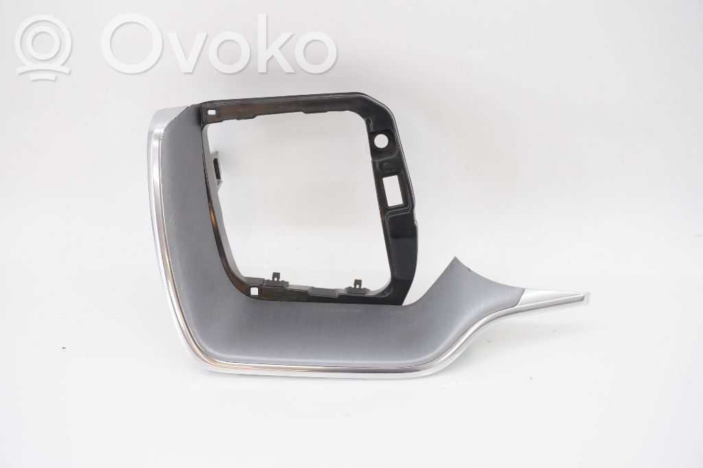 Volvo XC90 Dashboard glove box trim 