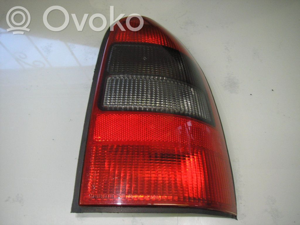 Opel Vectra B Lampă spate în caroserie 
