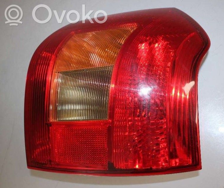 Toyota Corolla E120 E130 Aizmugurējais lukturis virsbūvē 