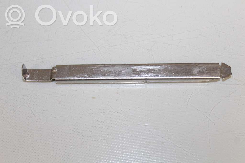 Volvo V50 Ajovalon kannake 