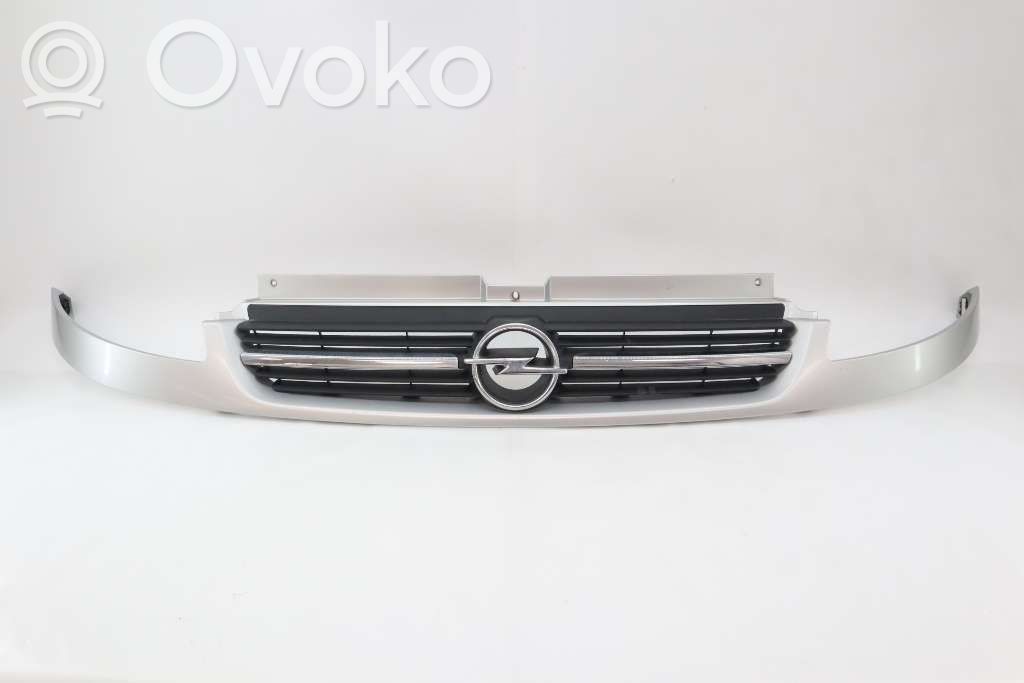 Opel Vivaro Front bumper lower grill 