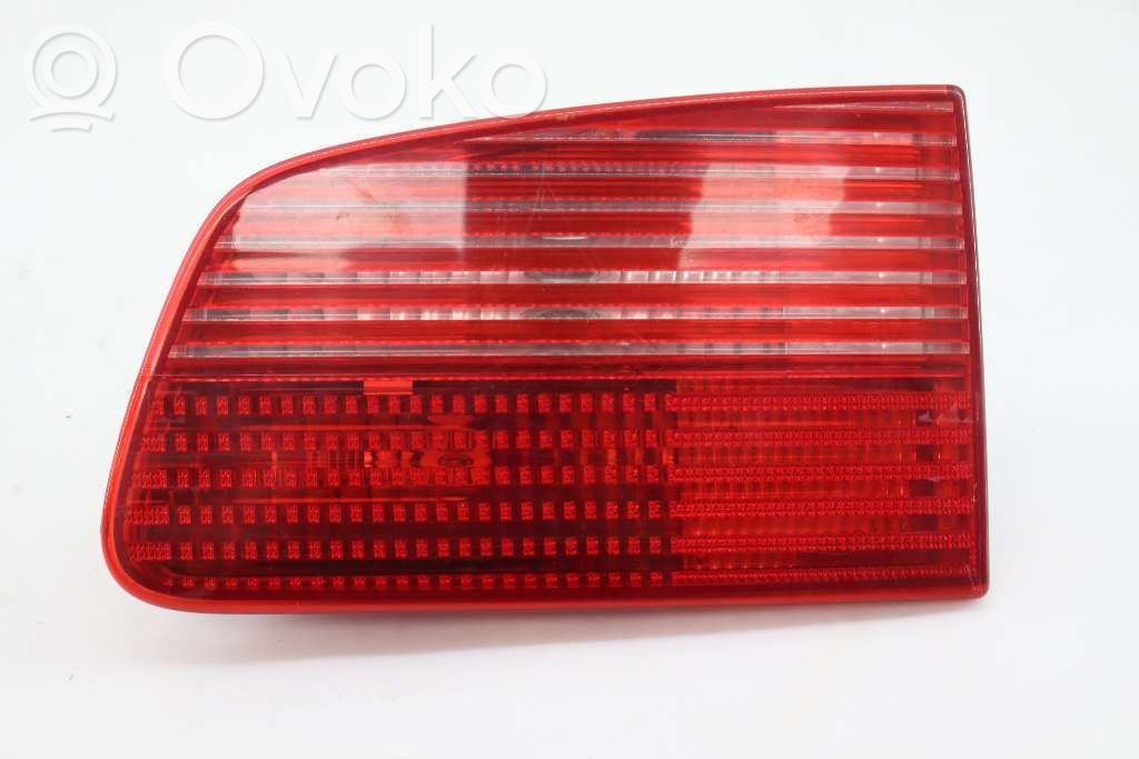 Saab 9-5 Aizmugurējais lukturis pārsegā 