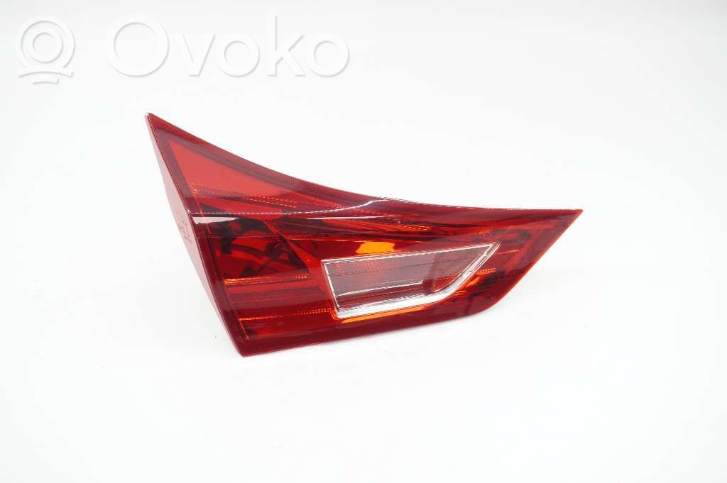 Toyota Auris E180 Takaluukun takavalot 