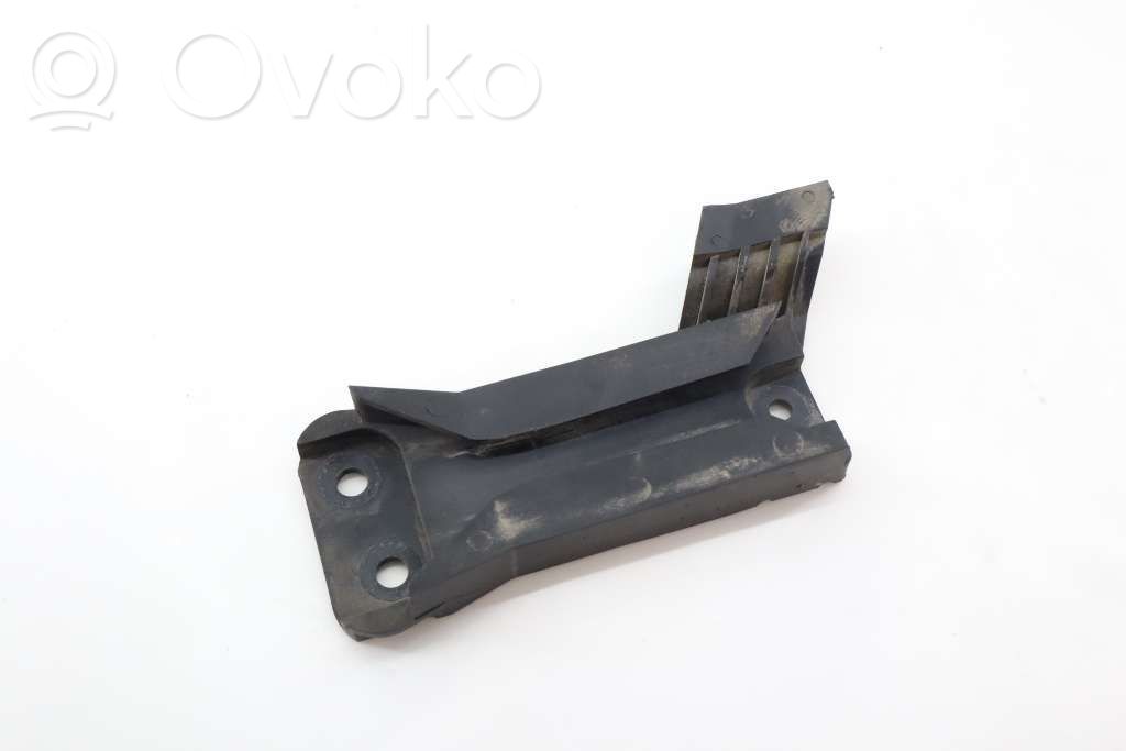 Volvo 740 Front bumper mounting bracket 