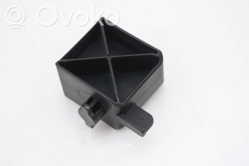 Volvo V60 Staffa del pannello di supporto del radiatore 